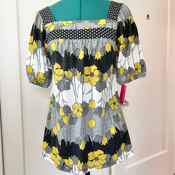 Target Xhilaration, Size Medium Women’s Blouse - Picture 2 of 7